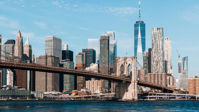 New York City skyline with Brooklyn Bridge and Manhattan Downtown, USA 