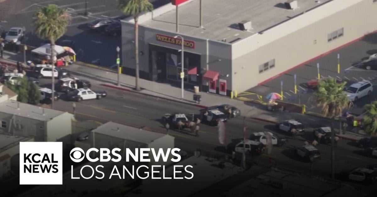 False alarm for reported bank robbery in South LA - CBS Los Angeles
