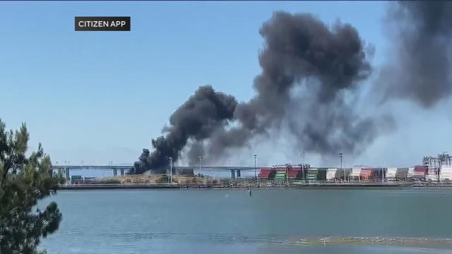 Smoke Plume at Port of Oakland 