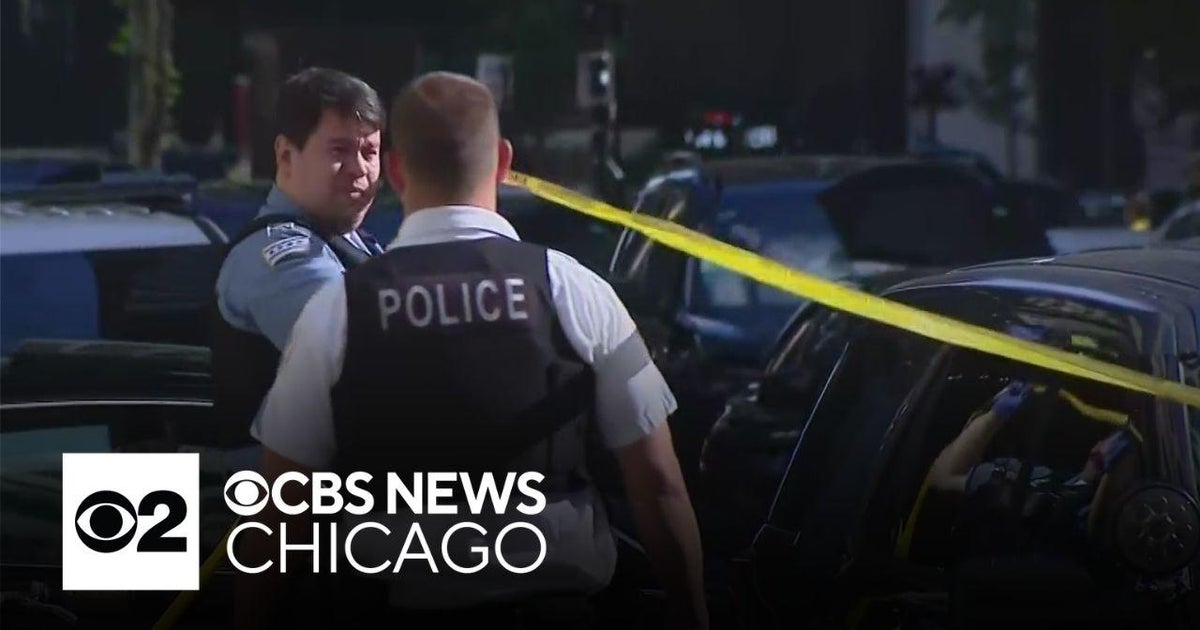 Chicago Police search for group that jumped, stabbed teen in The Loop ...