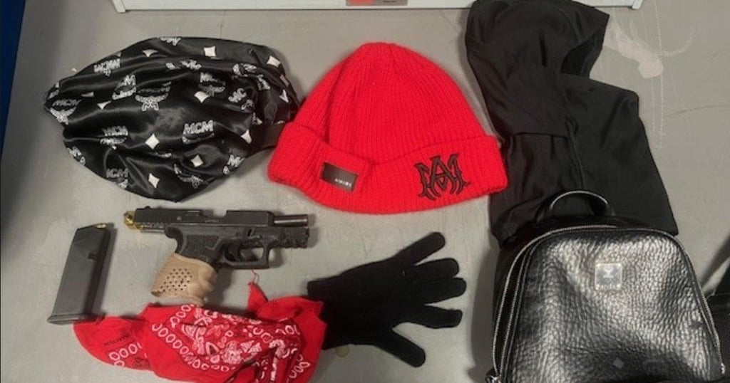 Santa Rosa police allegedly find machine gun during traffic stop 19 Santa Rosa police allegedly find machine gun during traffic stop 19