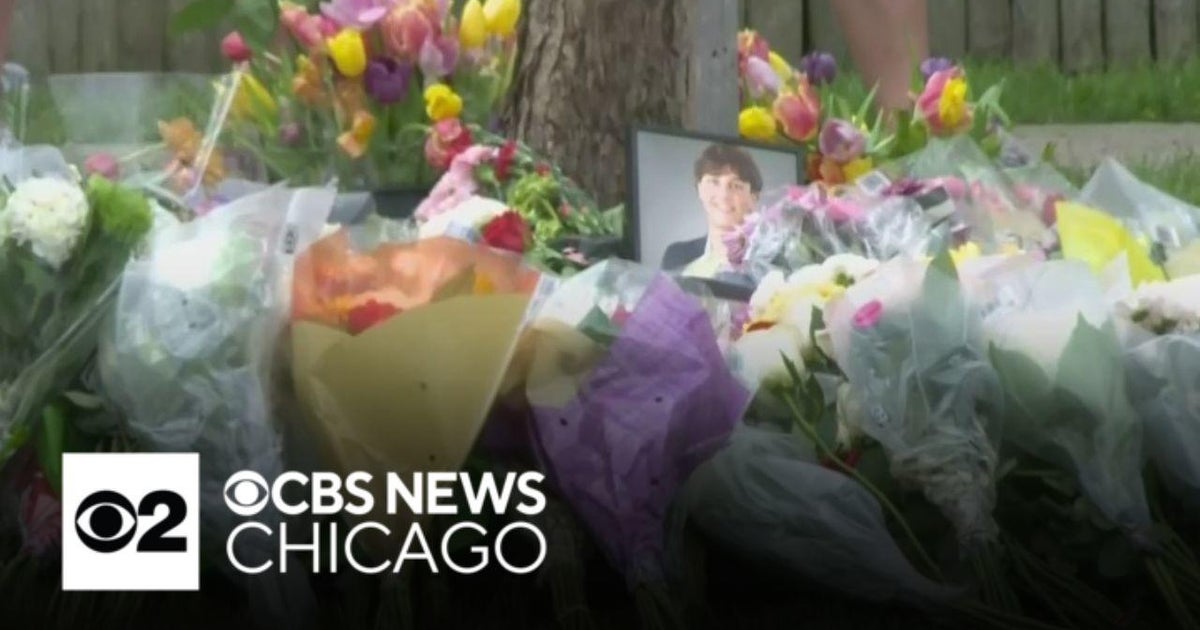 Tributes pour in for suburban teen killed in car crash - CBS Chicago