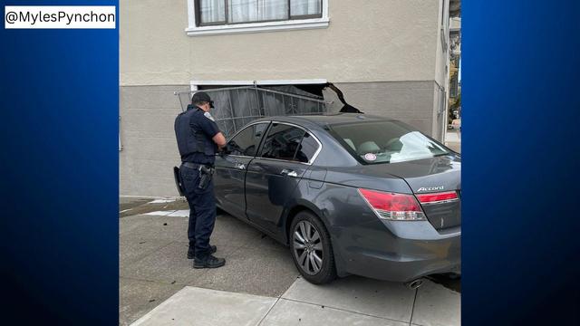 San Francisco Robbery Suspects Crash 8th and Cabrillo 