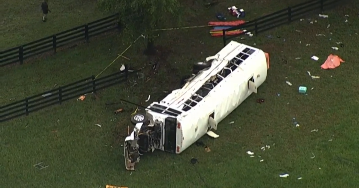 Arrest made in Florida bus crash that left at least 8 dead and dozens injured – CBS News