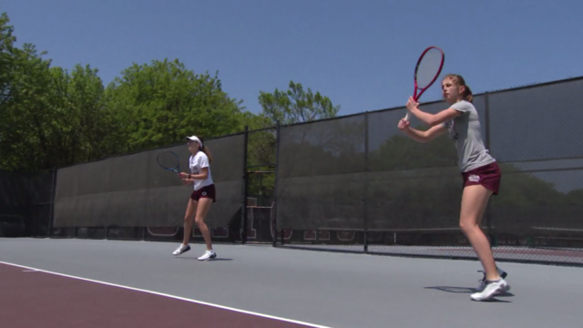 uchicago-womens-tennis-sisters.png 