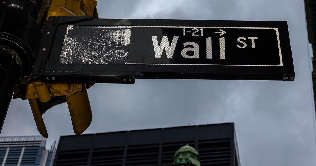 What does the Dow's 40,000-point milestone say about the economy?