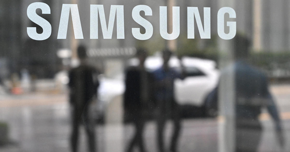 Samsung trolls Apple after failed iPad Pro "crush" ad