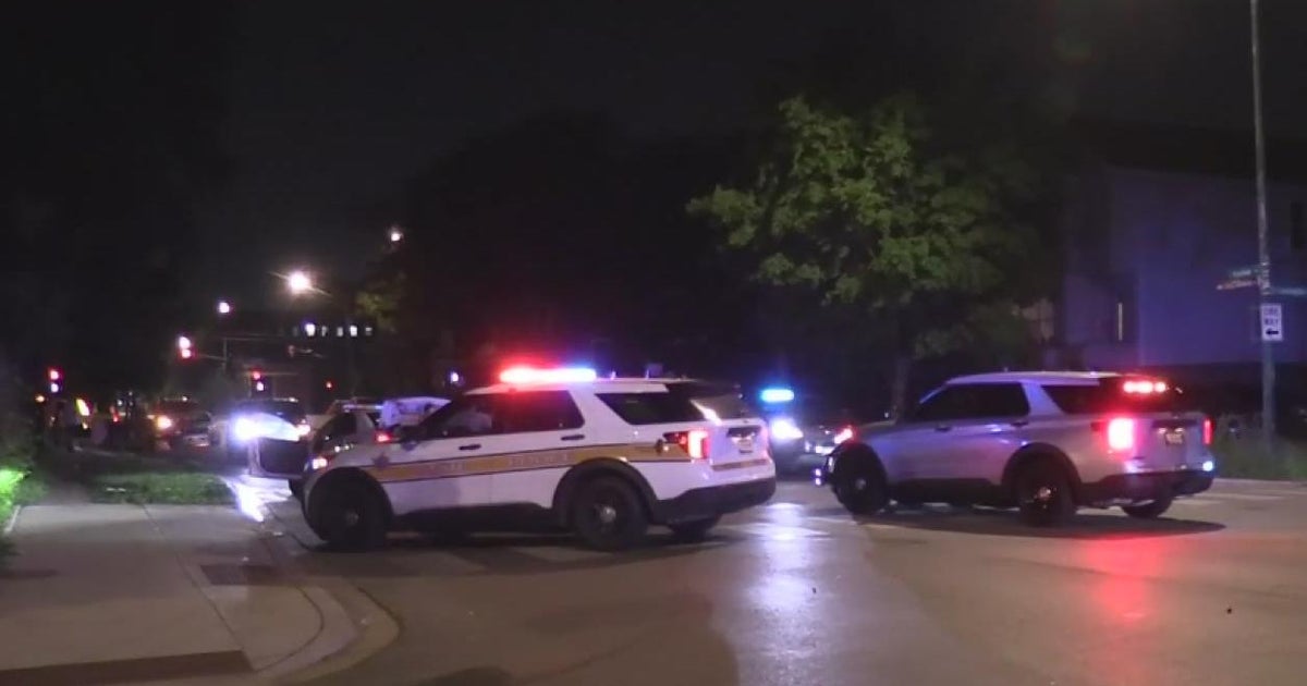 2 Illinois State Police cars crash during pursuit on Chicago's West ...