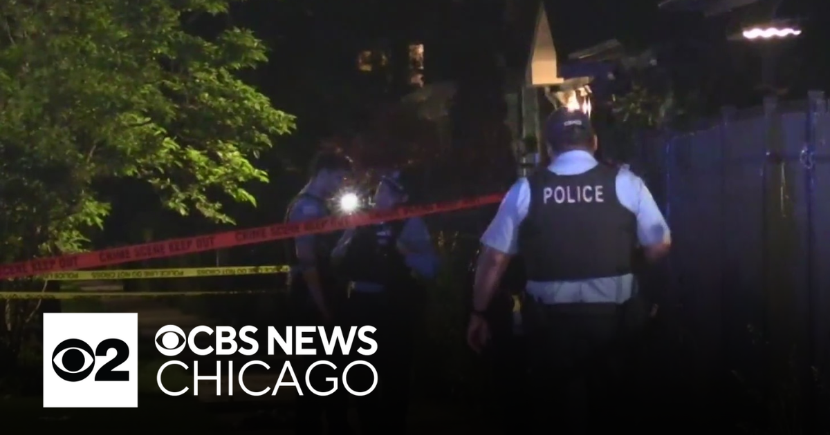 1 killed, 2 wounded after argument leads to shooting on West Side - CBS ...
