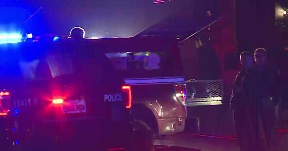 Suspect in custody after pursuit with stolen Sacramento Fire Department truck – CBS Sacramento