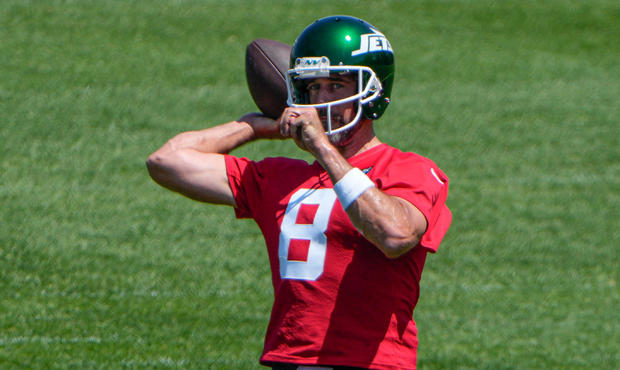 jets-otas-aaron-rodgers.jpg 