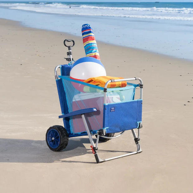 2-in-1-beach-day-folding-chair.jpg 