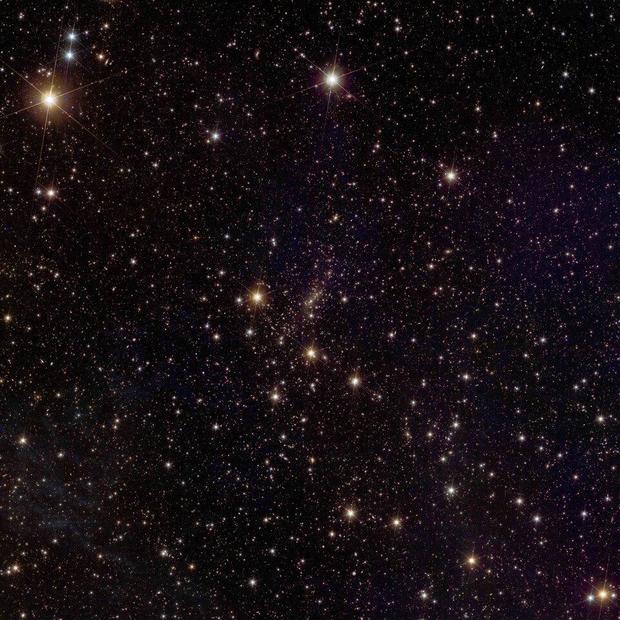 abell-euclid-s-new-image-of-galaxy-cluster-abell-2390-article.jpg 
