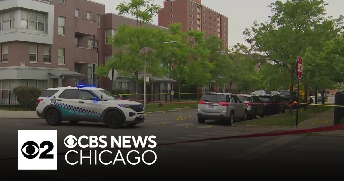 Girl, 5, killed, man hurt after shooting on Near West Side - CBS Chicago