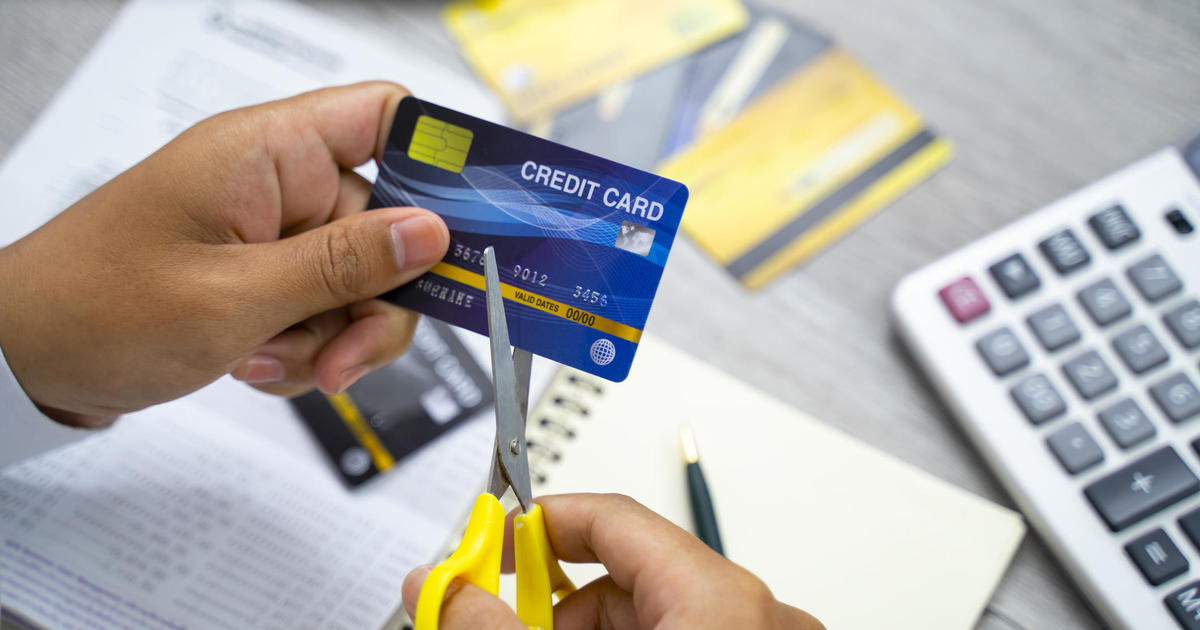Просрочките по кредитни карти се увеличават, като последните данни показват,