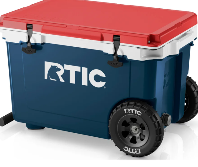 RTIC 52 QT ULTRA-LIGHT WHEELED COOLER 