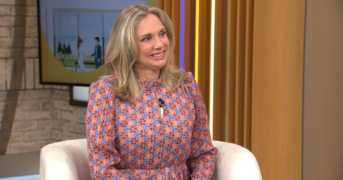 Tips for new college grads entering the job market - CBS News