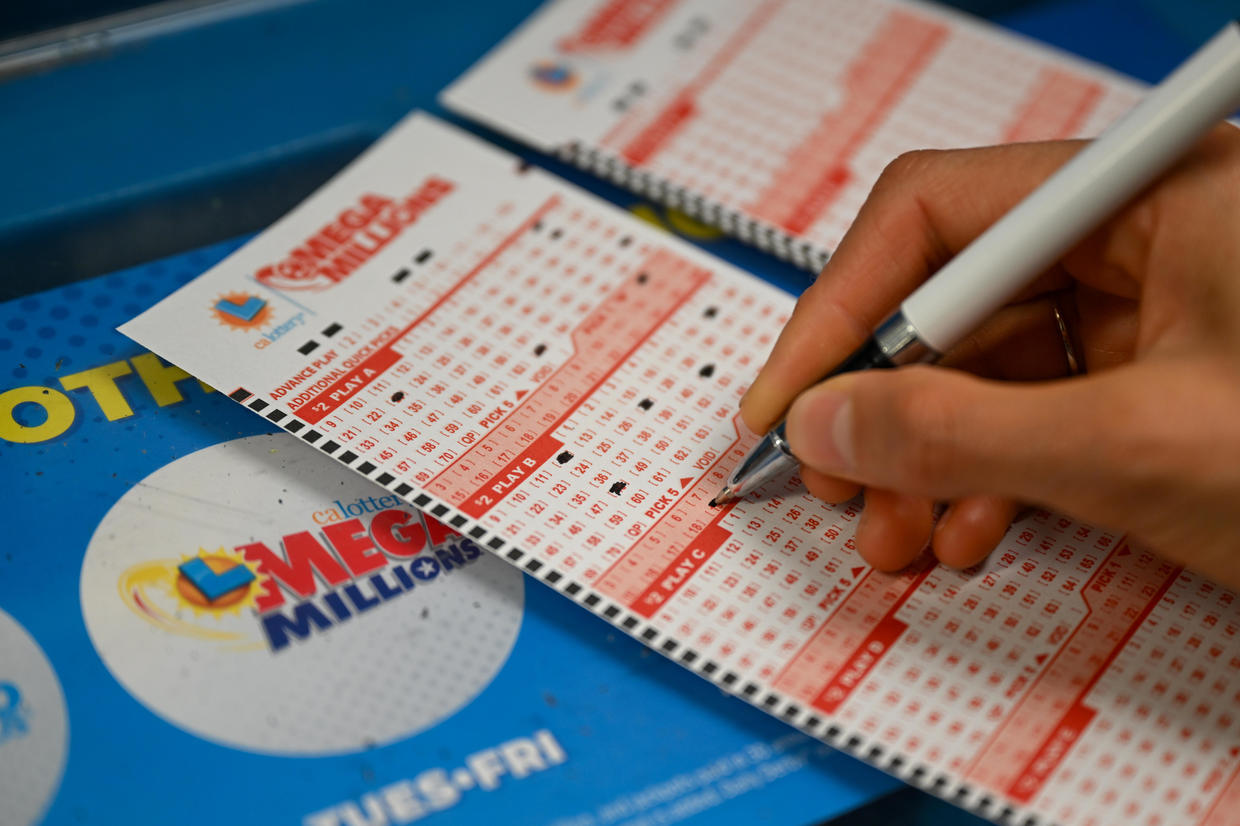 Mega Millions player wins 800 million jackpot with ticket bought at