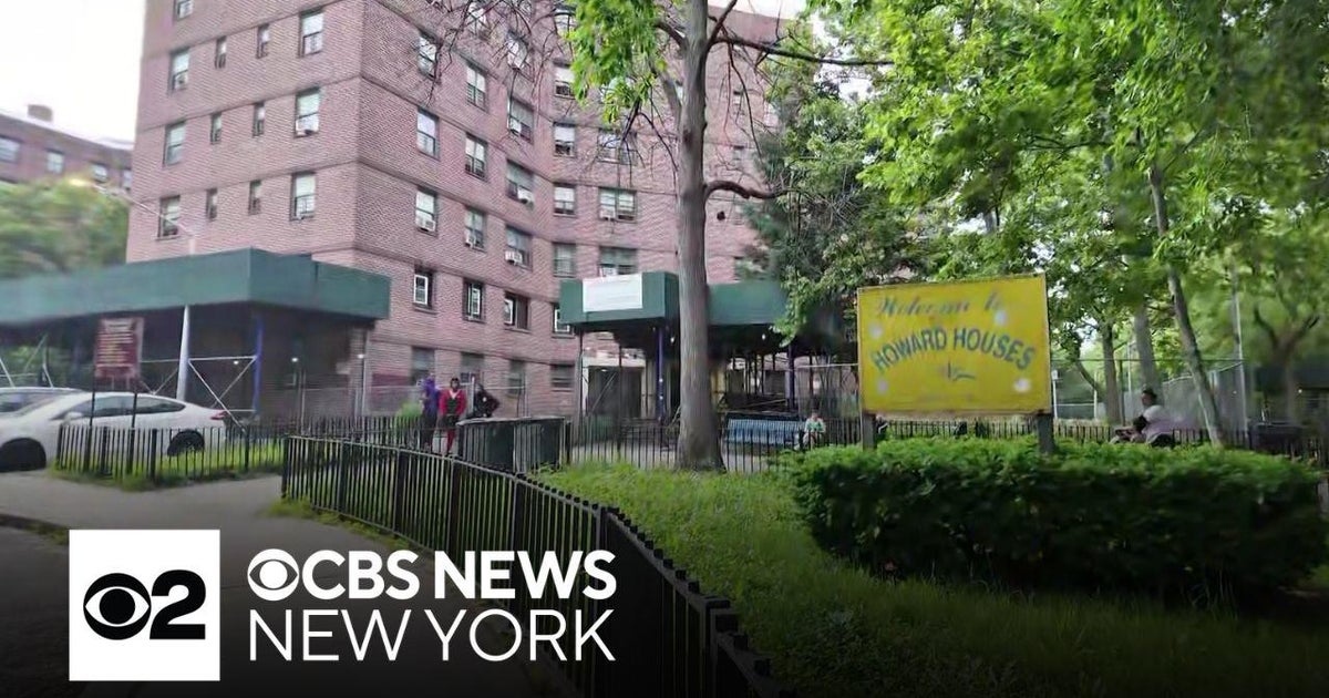 14-year-old boy fatally shot inside Brooklyn apartment - CBS New York