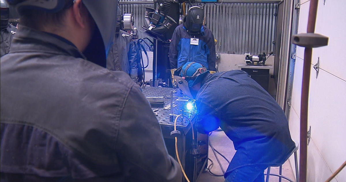 Denver nonprofit helps young men, women land high-paying trade jobs;