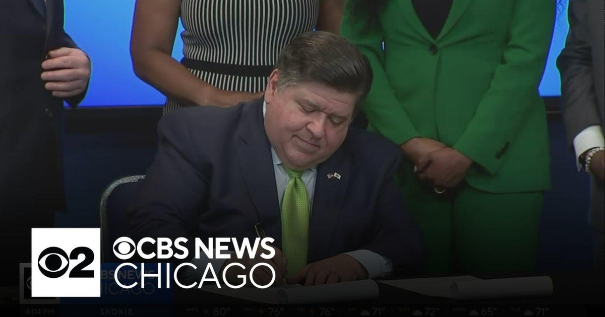 Gov Jb Pritzker Signs 2025 Illinois Budget Cbs Chicago