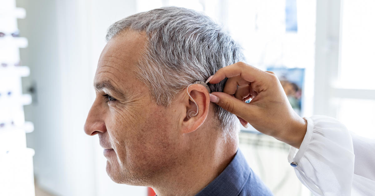 Чудите се дали слуховите апарати биха били подходящи за вас