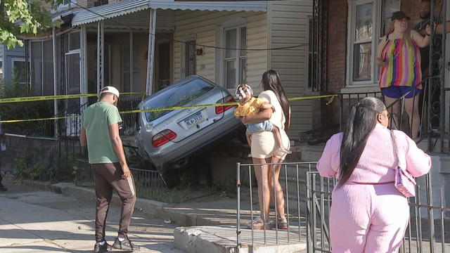 car-crashes-into-house-front.jpg 