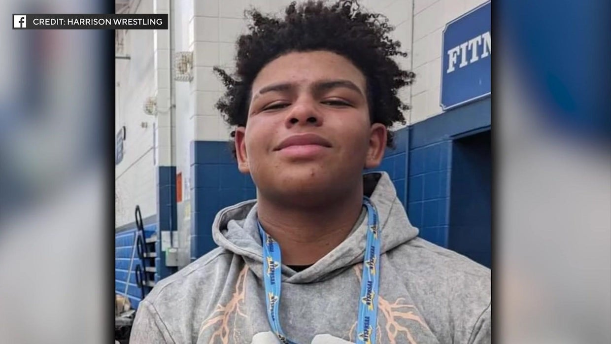 Teen on ebike falls to death from parking garage in Harrison, New York(00)