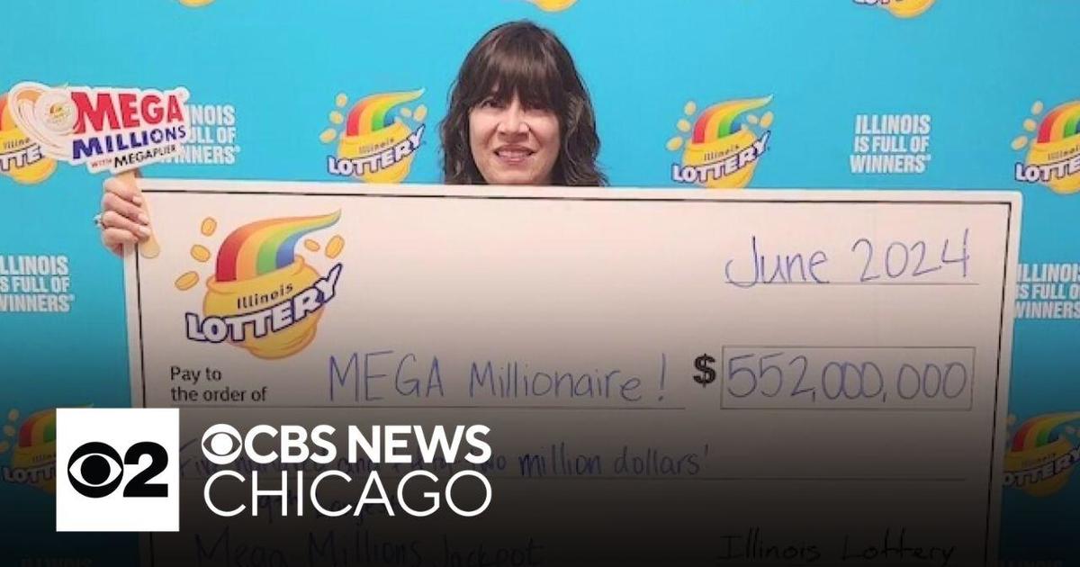 Winner $552M lotto claims prize - CBS Chicago