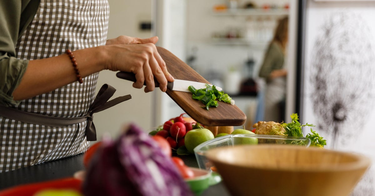 Badanie pokazuje, że dieta zapewniająca zdrowie planety może zmniejszyć ryzyko przedwczesnej śmierci i pomóc planecie. Co to jest? Badanie pokazuje, że dieta zapewniająca zdrowie planety może zmniejszyć ryzyko przedwczesnej śmierci i pomóc planecie. Co to jest?