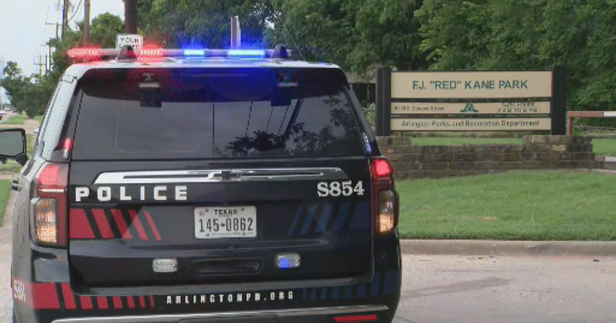 Man fatally shot by Arlington police after shooting at ex-girlfriend ...
