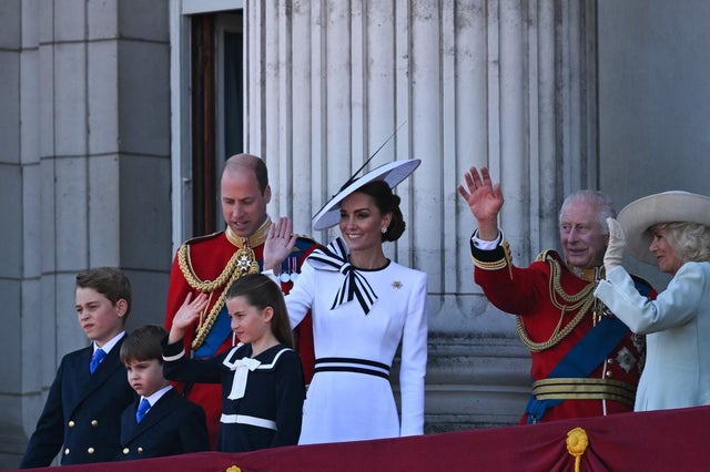 TOPSHOT-BRITAIN-ROYALS-TROOPING 