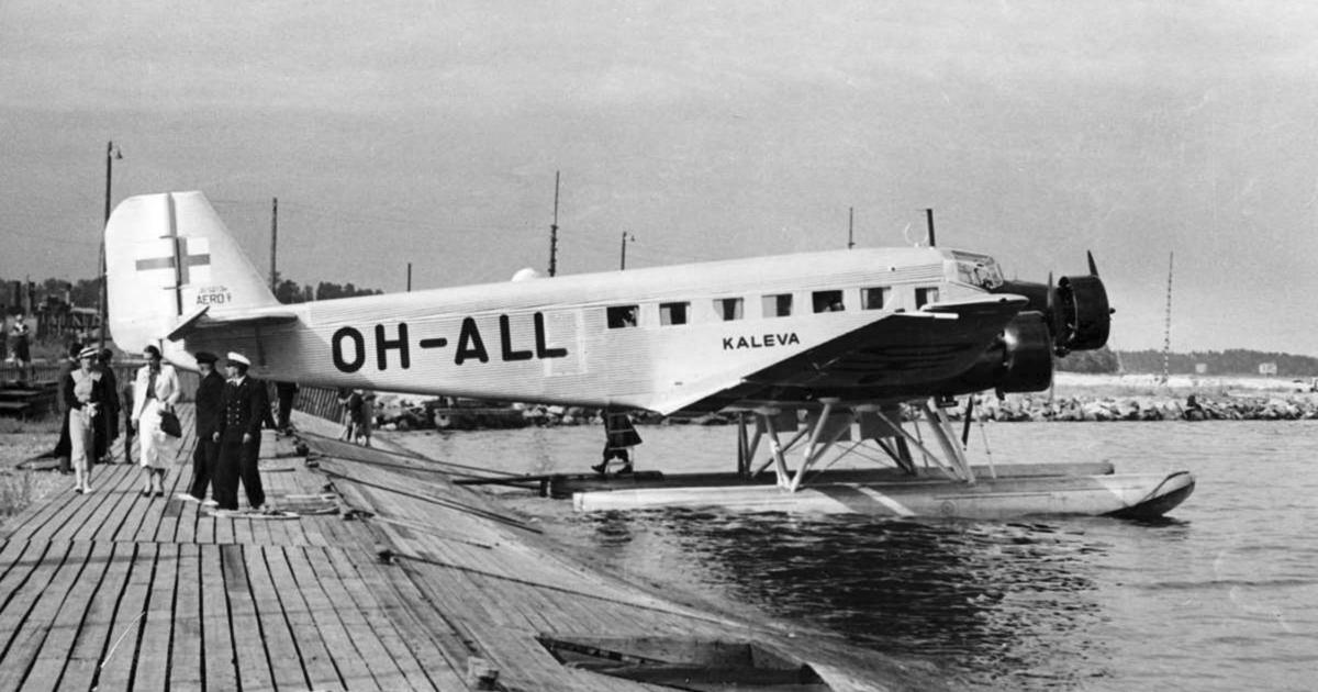 Останки от самолет от епохата на Втората световна война, превозващ американски дипломат и свален от съветски бомбардировачи, открити от водолази