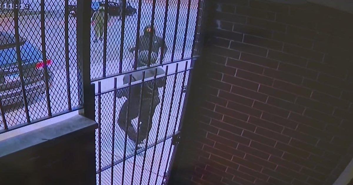 Chicago Store Robbed Twice In 3 Days Owner Says He S Running Out Of