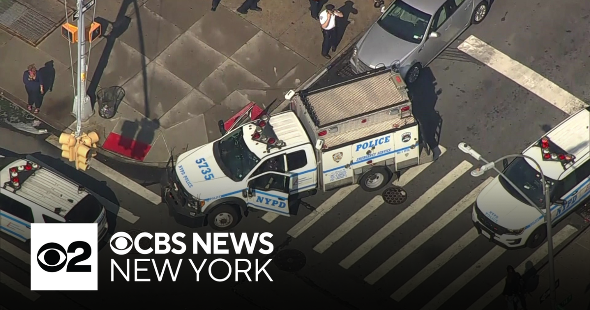 Car stolen in Harlem with child inside, police say - CBS New York