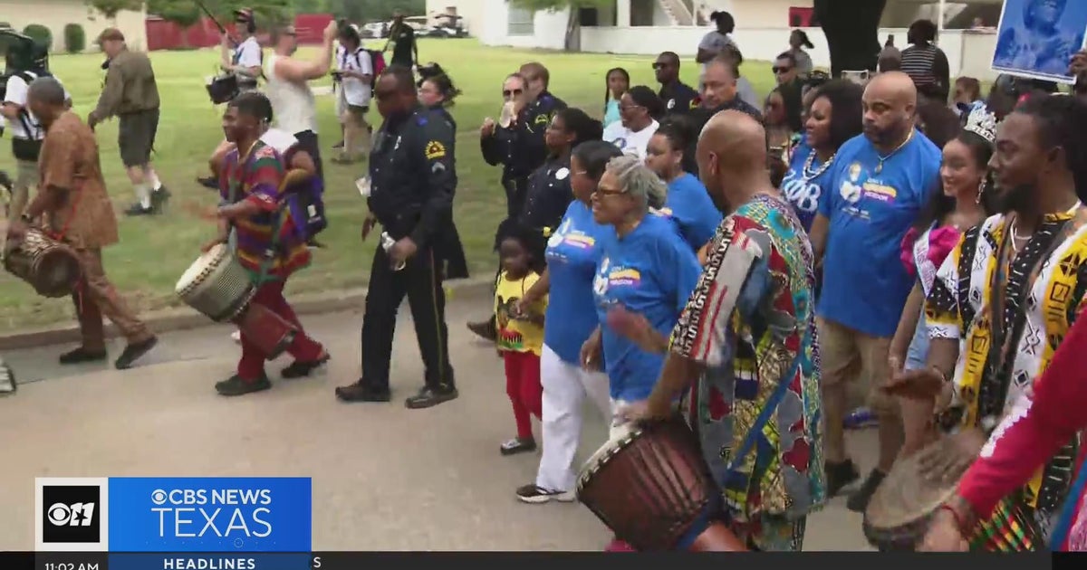 Opal Lee, Dallas community participate in annual Juneteenth Walk For ...