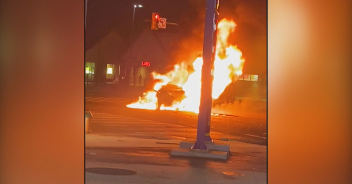 Video shows aftermath of fiery crash that killed 2 in North Philadelphia – CBS Philly