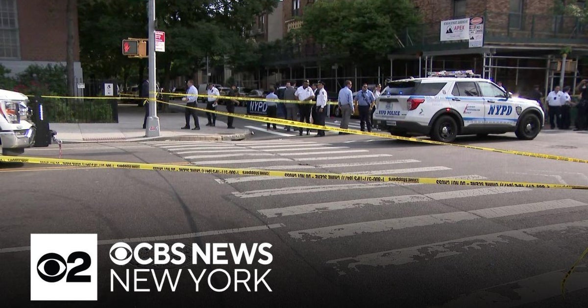 16-year-old killed, 8-year-old critically injured in Queens crash - CBS ...