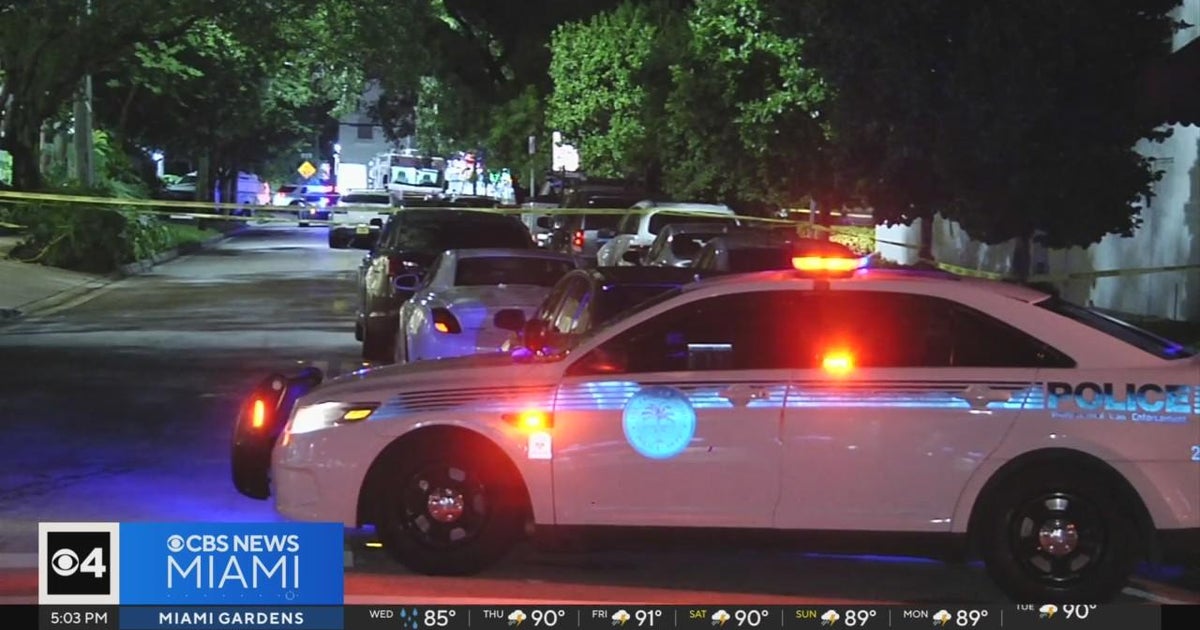 Woman armed with knife shot and killed by Miami Police, roommate says ...