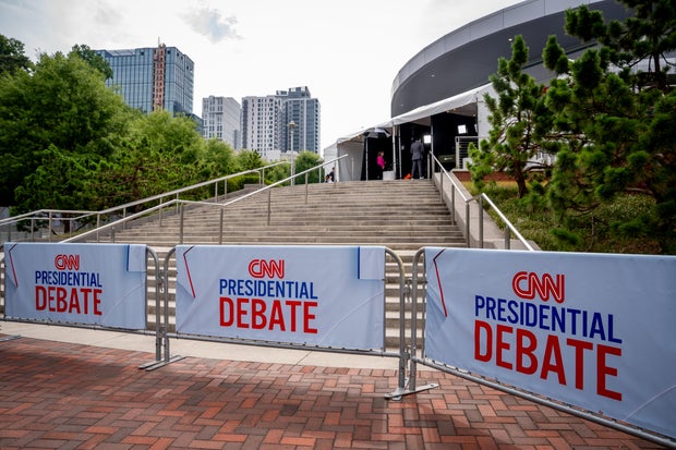Donald Trump e Joe Biden participam do primeiro debate presidencial