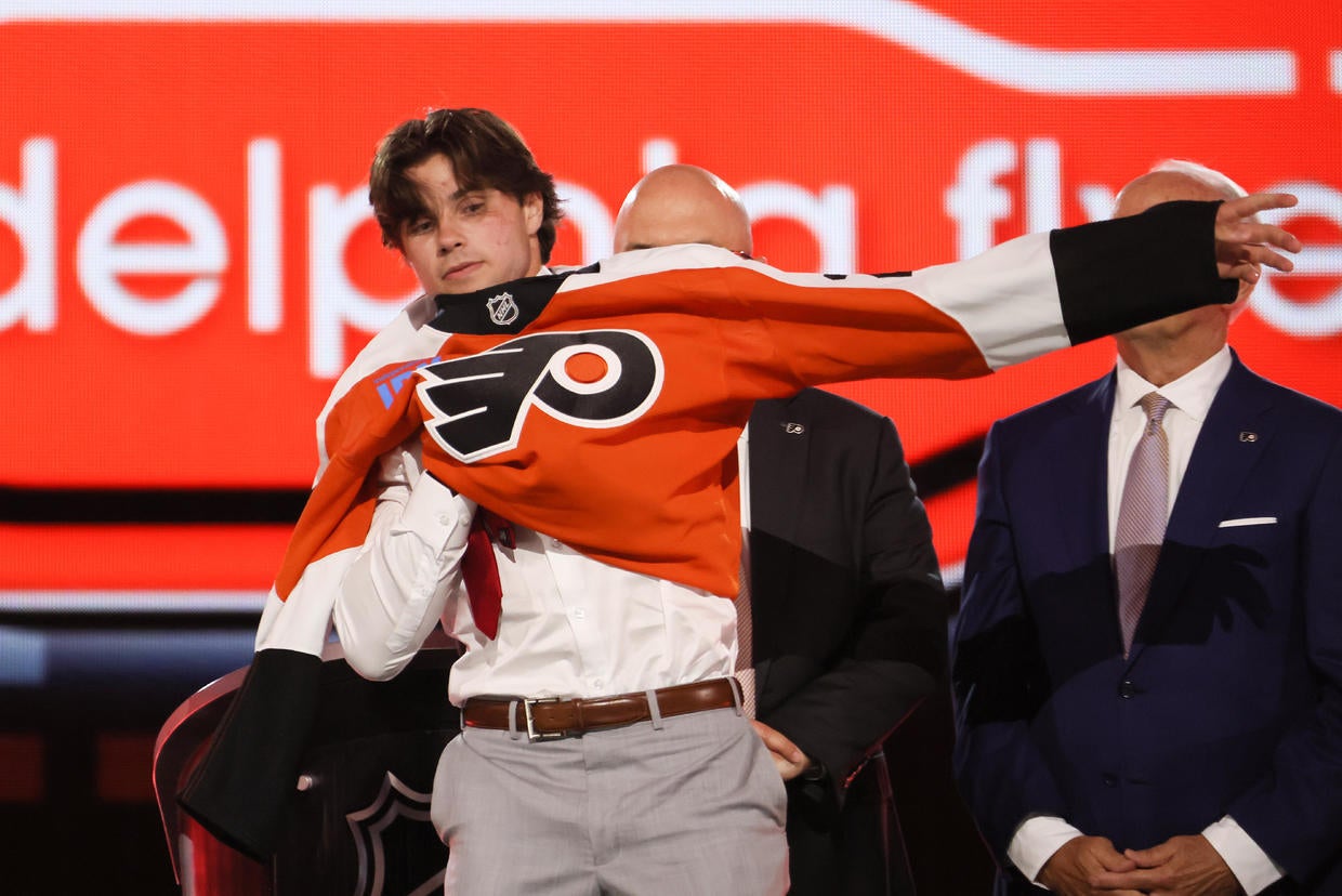 Philadelphia Flyers select Jett Luchanko with 13th overall pick in 2024