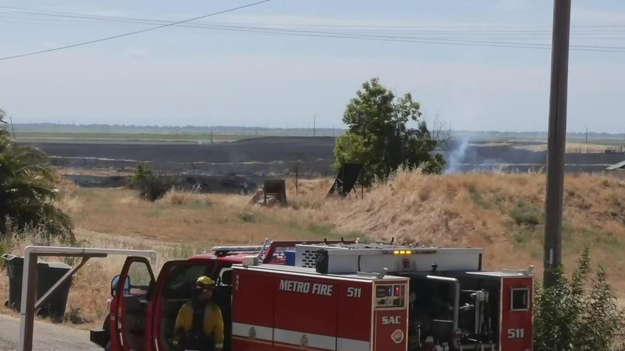 Rapid Spread of Grass Fire in Sacramento Threatens Homes
