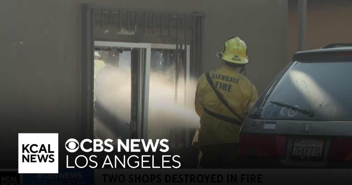 2 shops destroyed by massive fire in Glendale - CBS Los Angeles