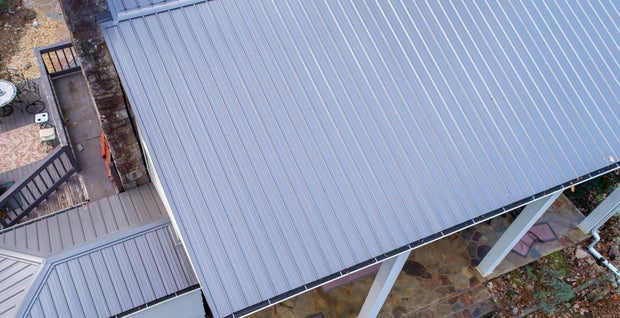 Close do telhado de metal