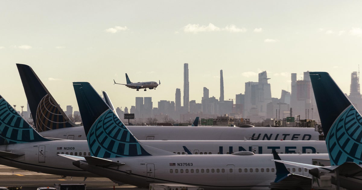 New Jersey man accused of threatening passengers, crew members on flight from Florida New Jersey man accused of threatening passengers, crew members on flight from Florida