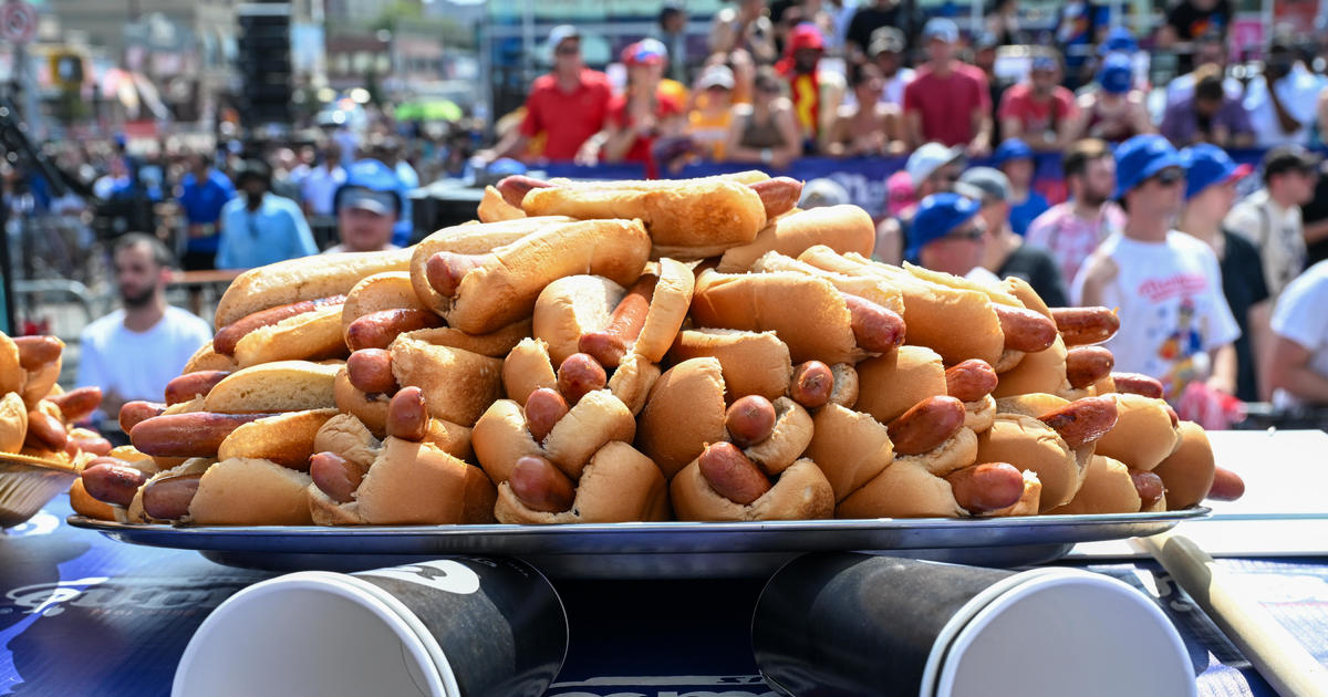 Here's how many calories the Nathan's Hot Dog Eating Contest winner consumed