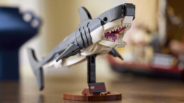 lego-shark.jpg 