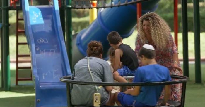 Avrupa'daki antisemitizm, Gazze'deki devam eden savaşa rağmen bazı Yahudileri İsrail'de güvenlik aramaya itiyor