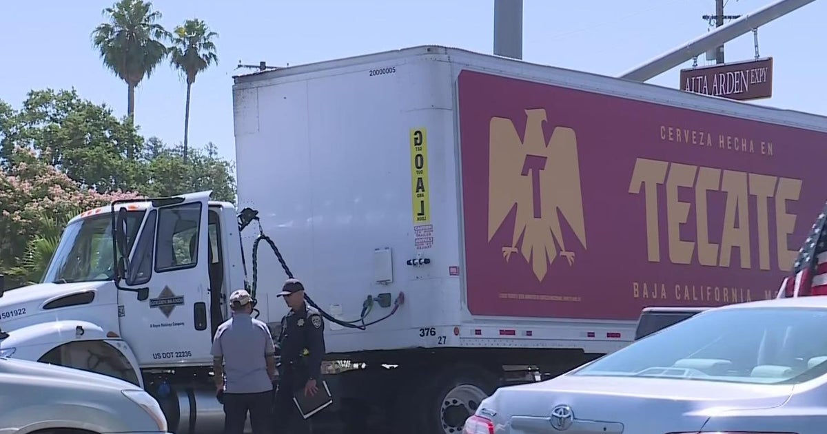Woman in wheelchair dies after hit by big rig in Arden Arcade
