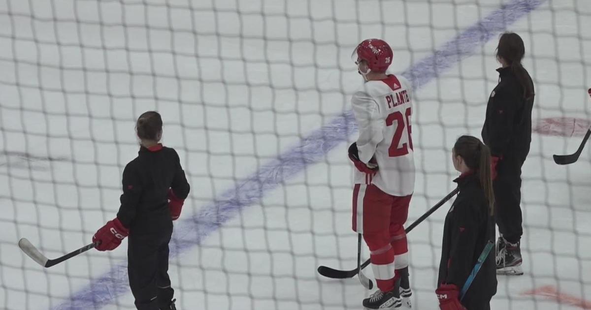 Female coaches assist at Detroit Red Wings development camp